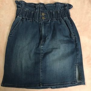 Ruffled top denim skirt